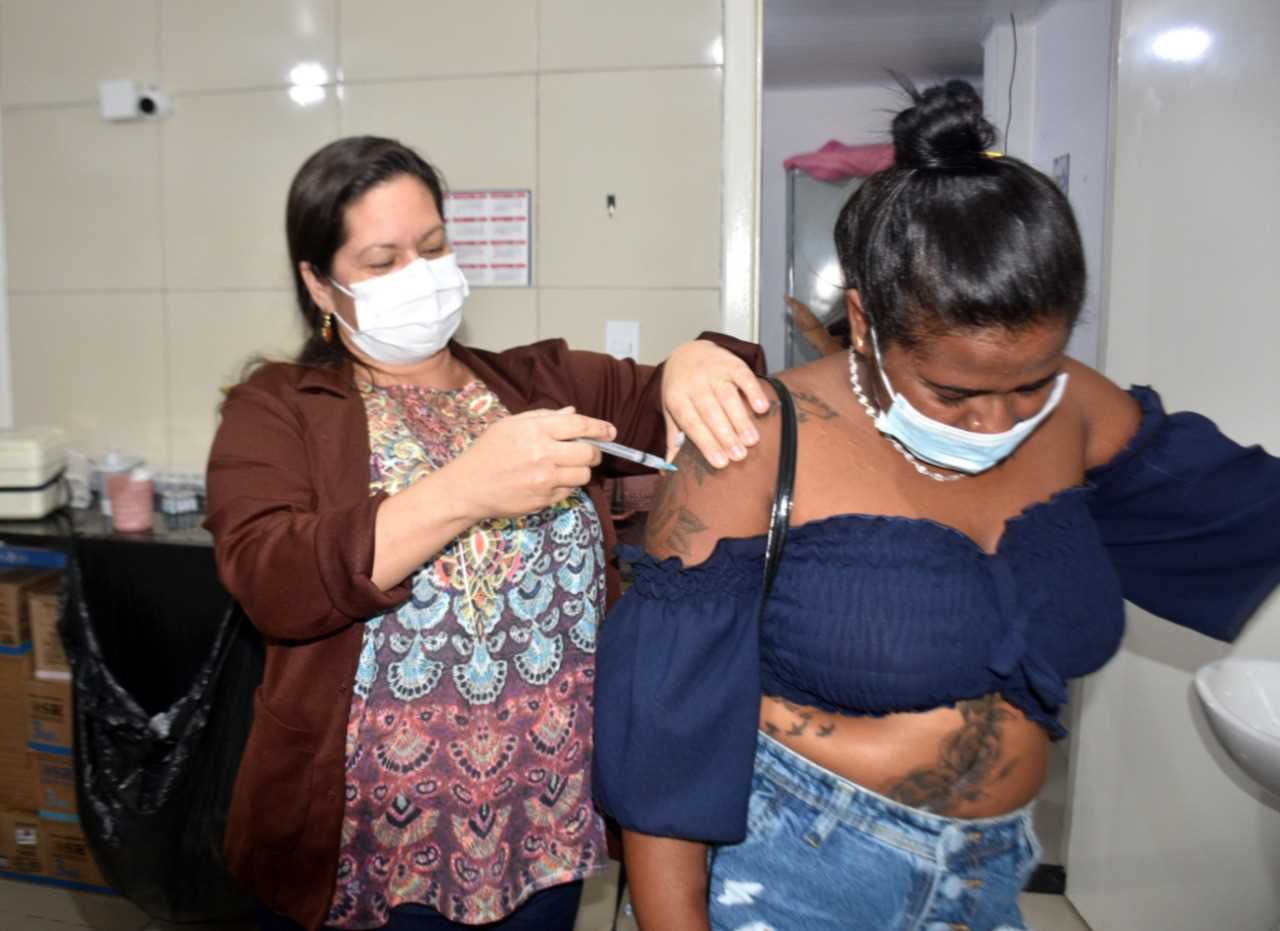 Camacã: Prefeitura começou a Vacinar jovens de 18 anos ou mais na sede e distritos